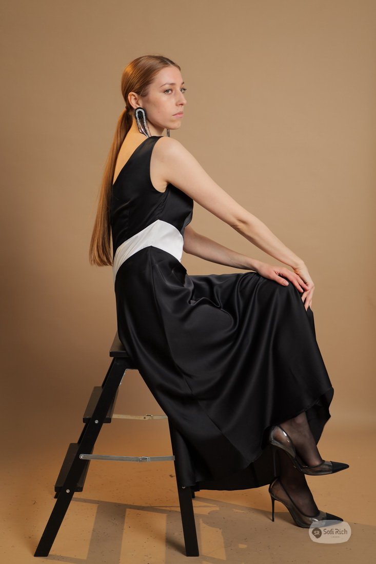 black white color block dress Colorblock Pleated Midi Dress
